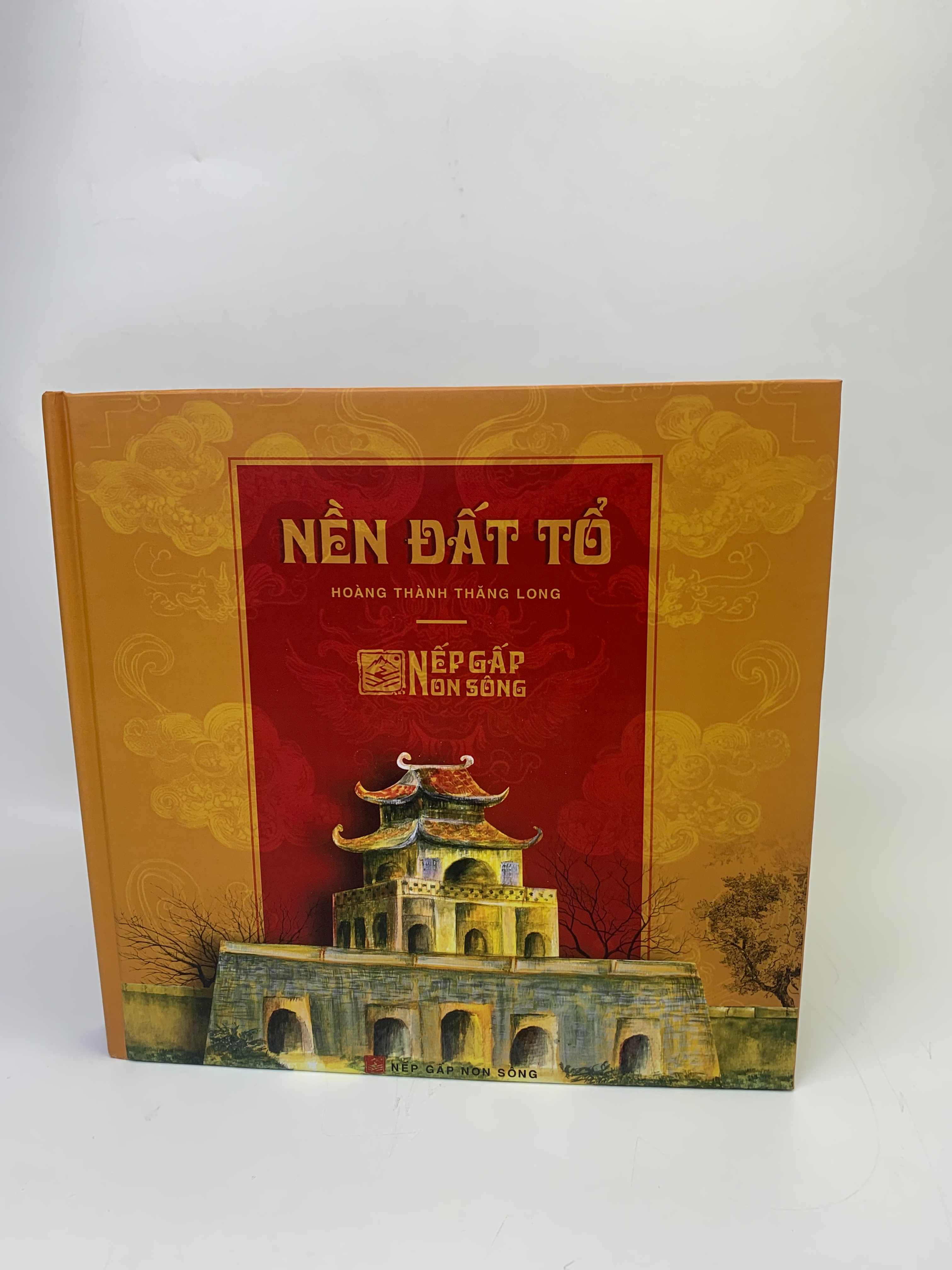 The Imperial Citadel of Thang Long Pop up Book (For ref.)